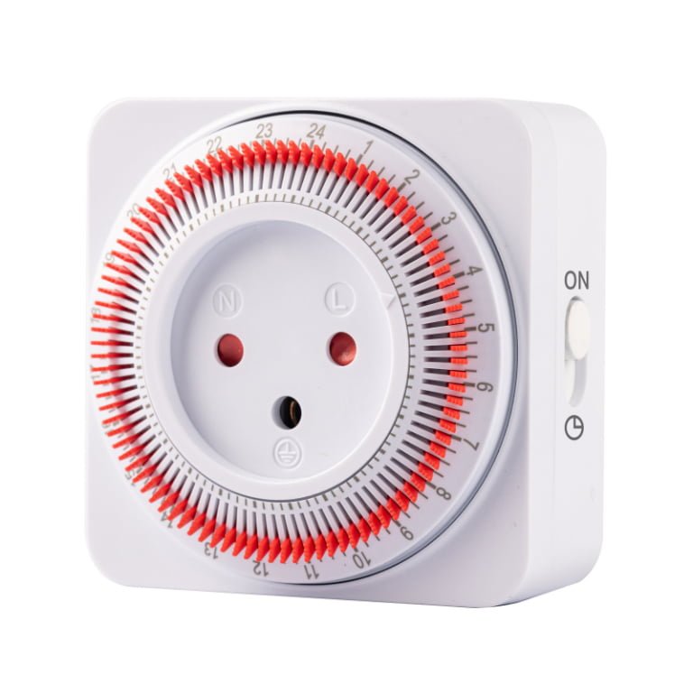 Space‑Efficient Mechanical Timer Switch, Square Casing with Integrated 2‑Position Control